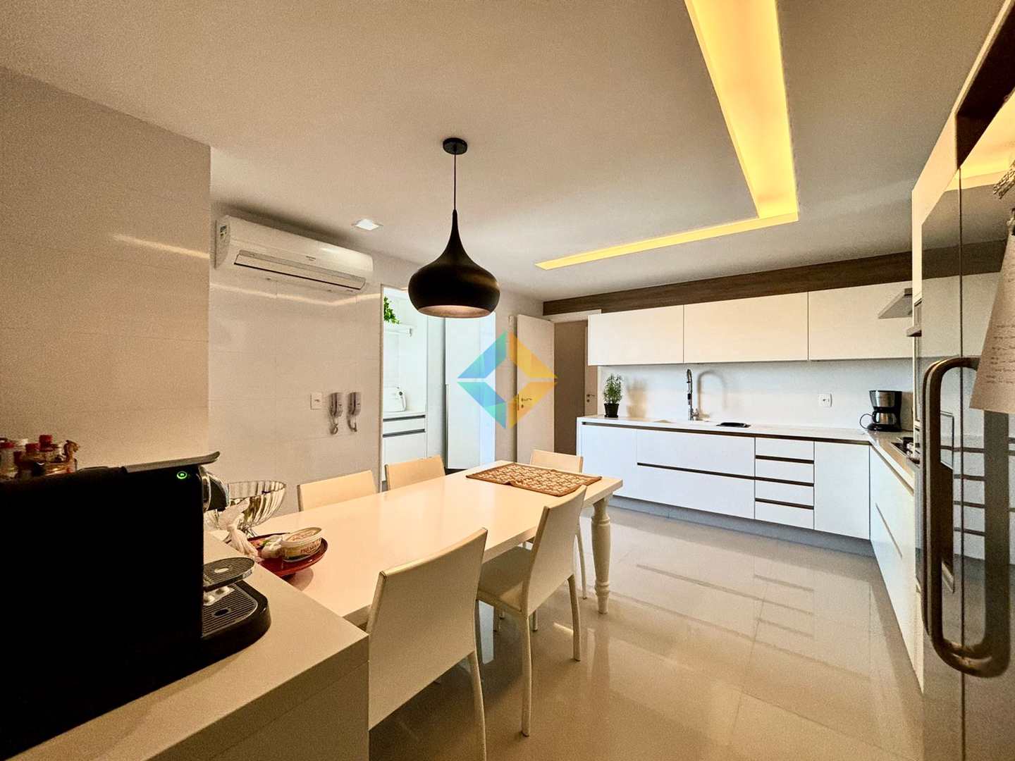 Apartamento à venda com 4 quartos, 220m² - Foto 37