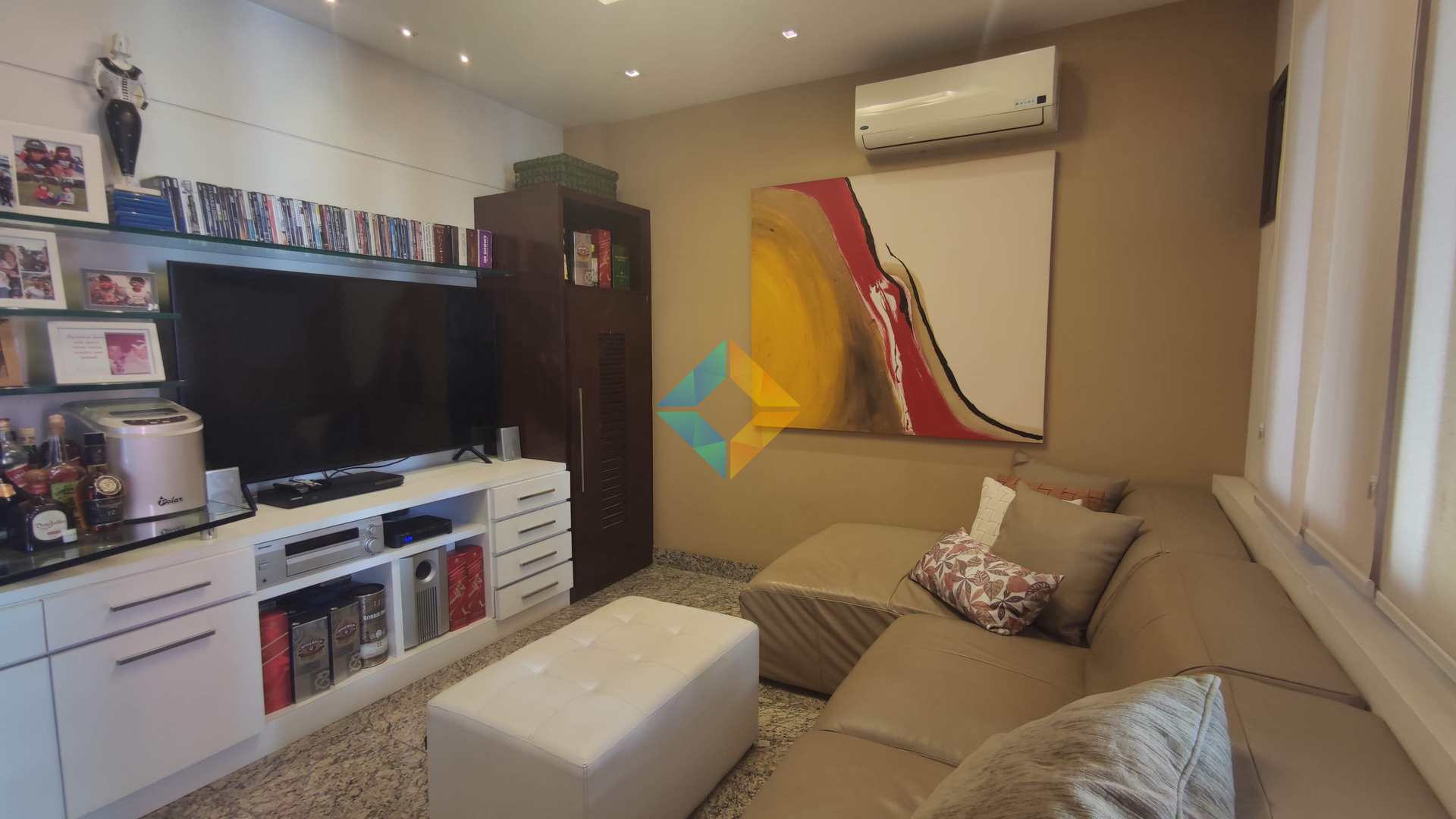 Apartamento à venda com 4 quartos, 150m² - Foto 2