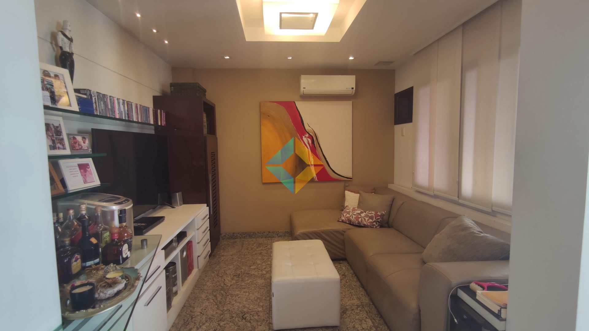 Apartamento à venda com 4 quartos, 150m² - Foto 1