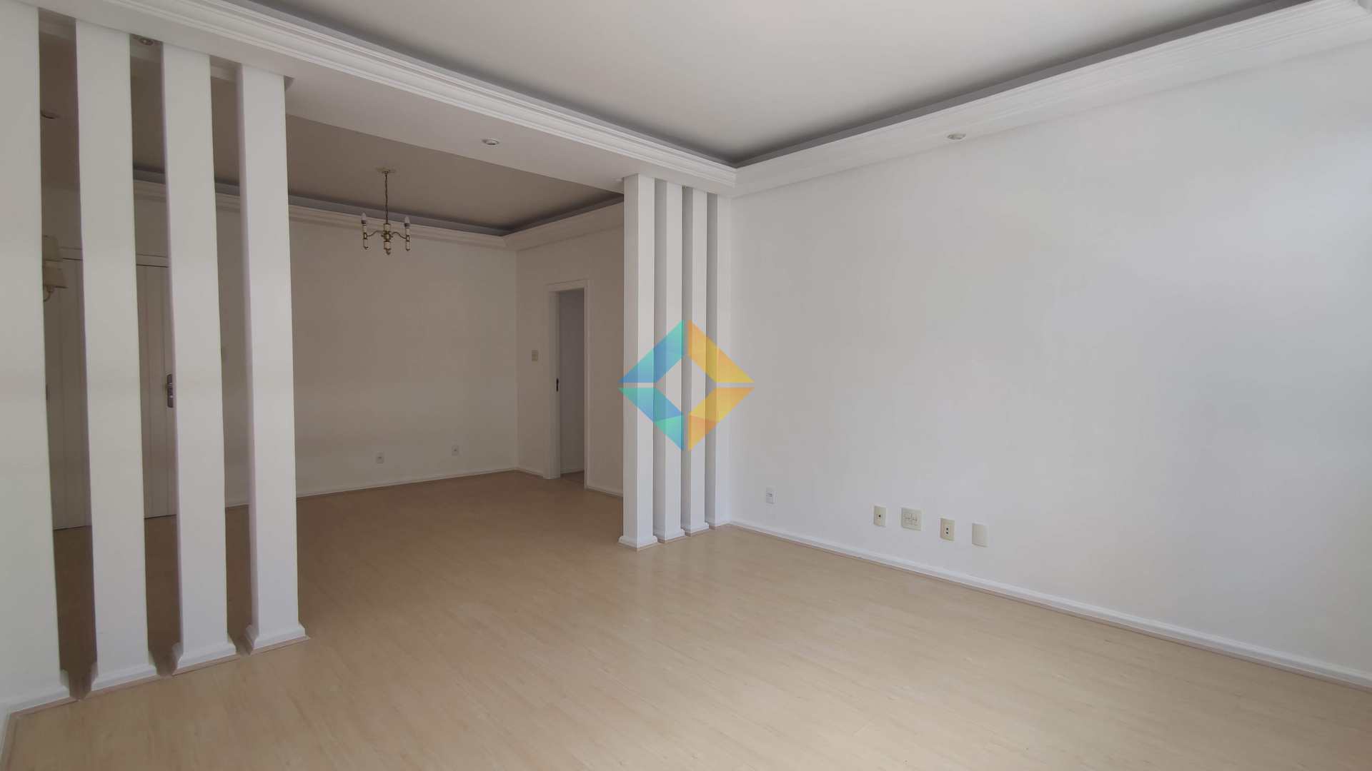 Apartamento à venda com 3 quartos, 140m² - Foto 2