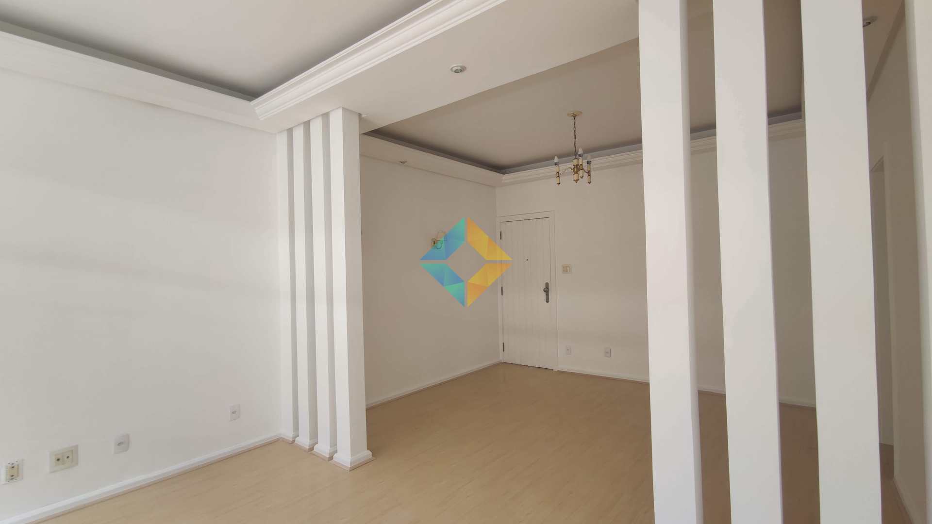 Apartamento à venda com 3 quartos, 140m² - Foto 1