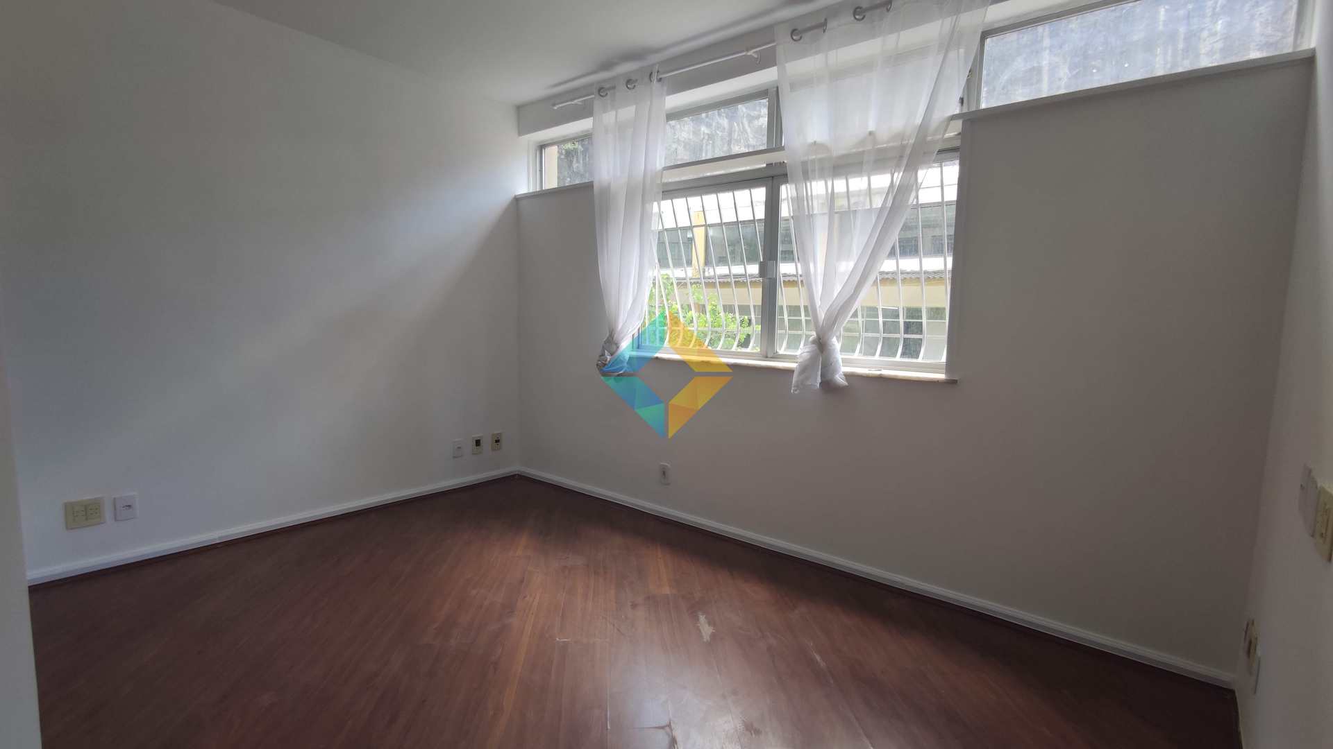 Apartamento à venda com 3 quartos, 140m² - Foto 12