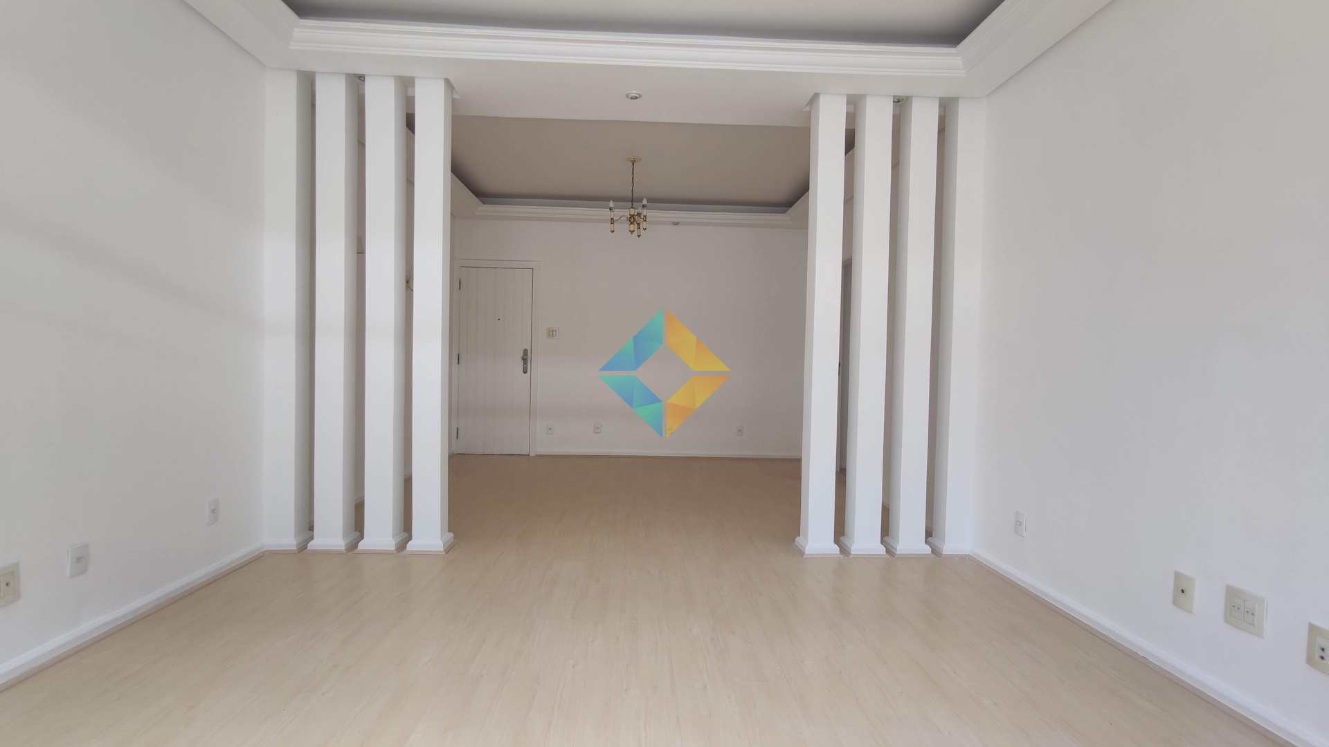 Apartamento à venda com 3 quartos, 140m² - Foto 3