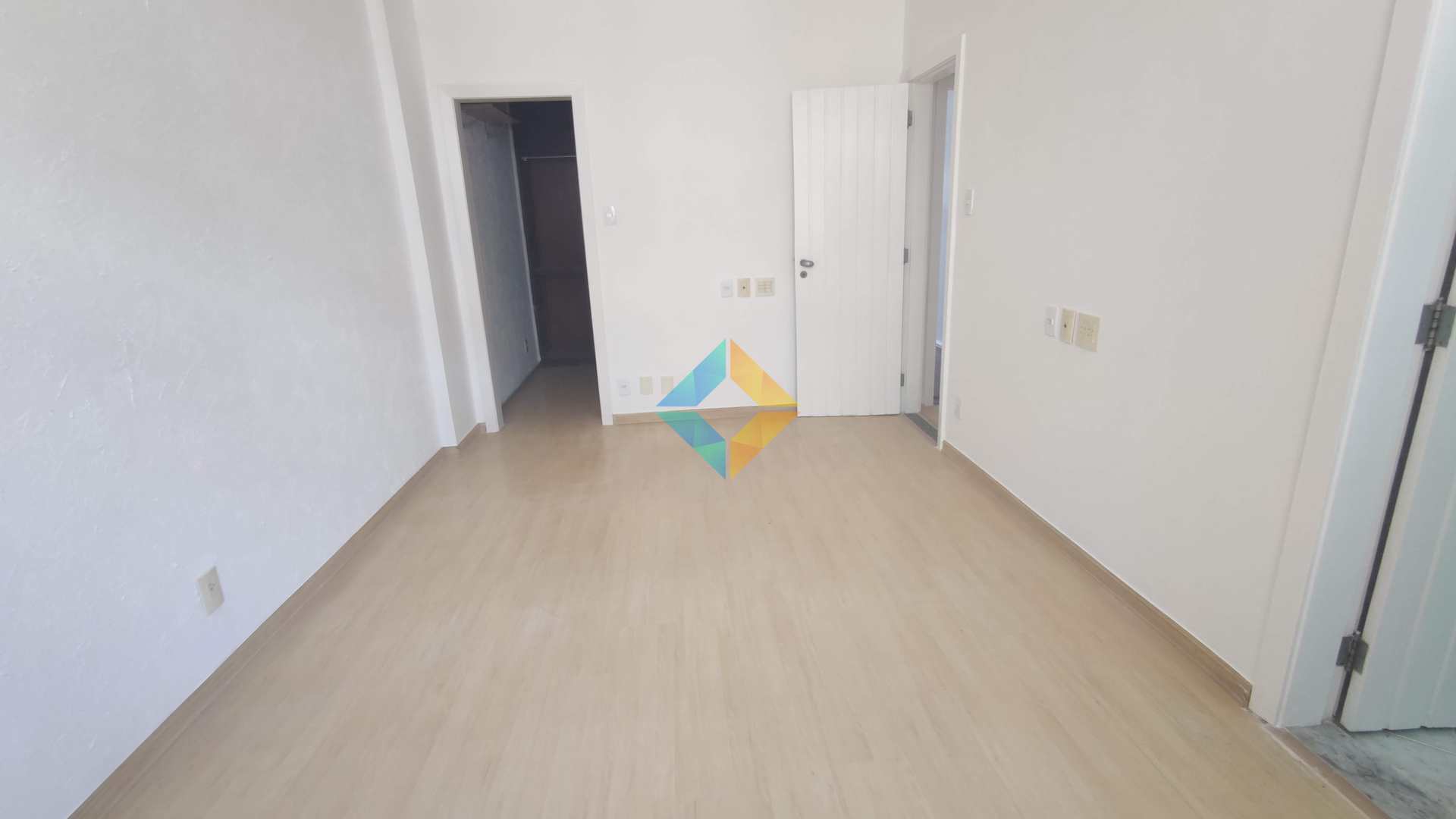 Apartamento à venda com 3 quartos, 140m² - Foto 7