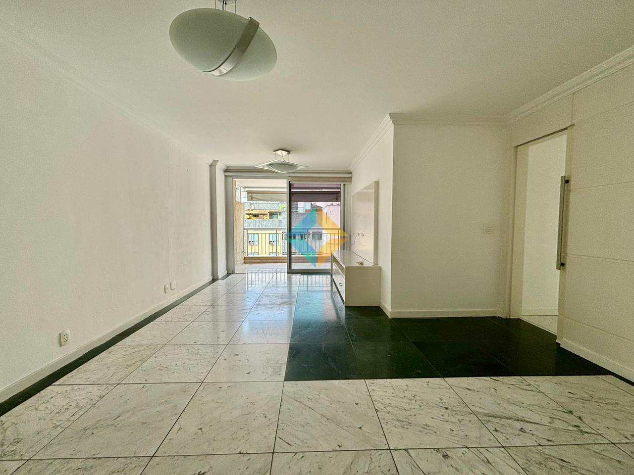 Apartamento à venda com 3 quartos, 130m² - Foto 3