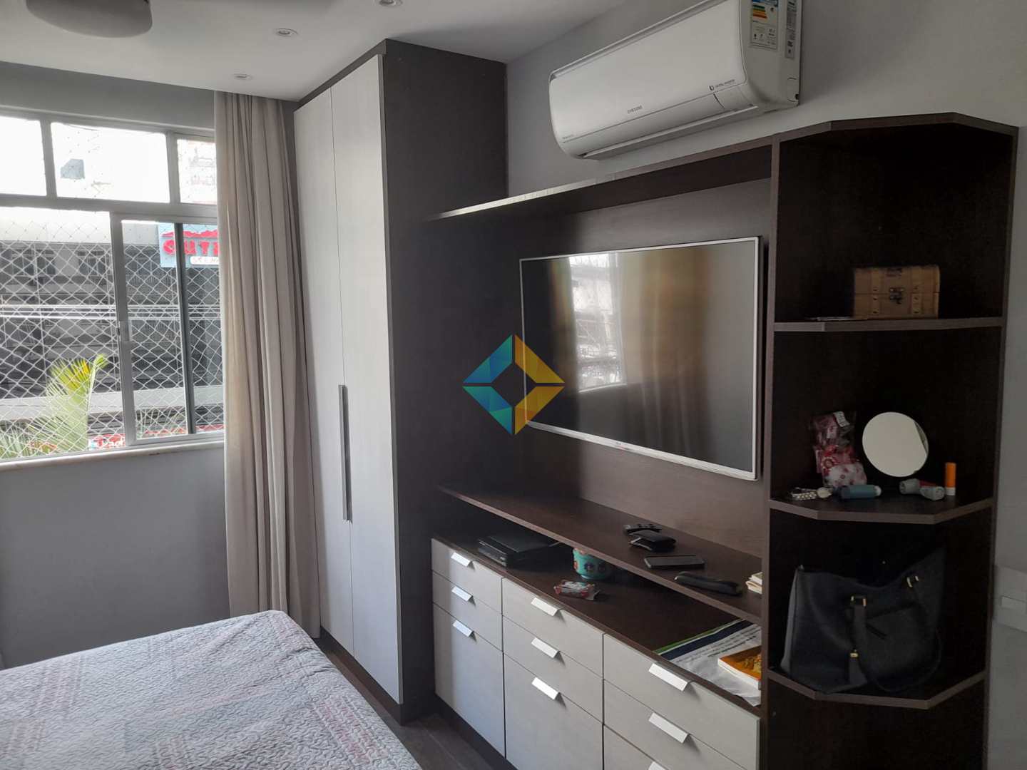 Apartamento à venda com 3 quartos, 210m² - Foto 4