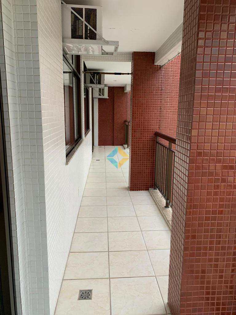 Apartamento à venda com 3 quartos, 120m² - Foto 1