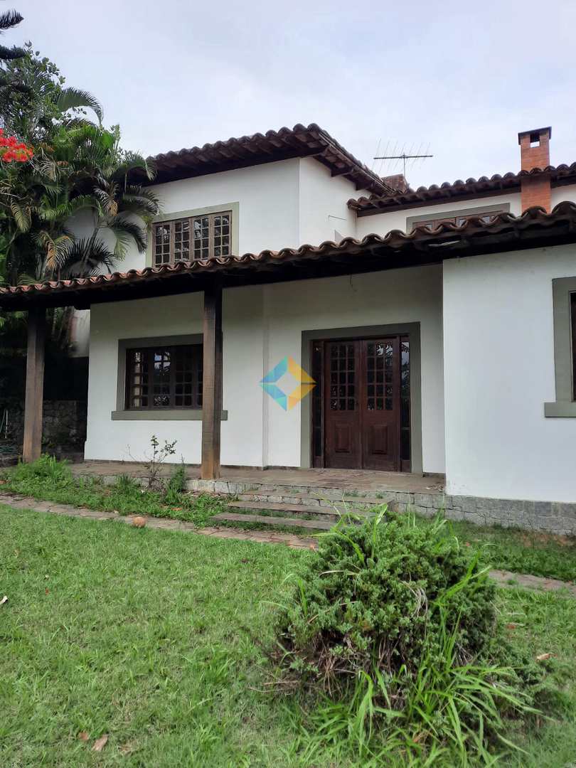 Casa de Condomínio à venda com 5 quartos, 438m² - Foto 1