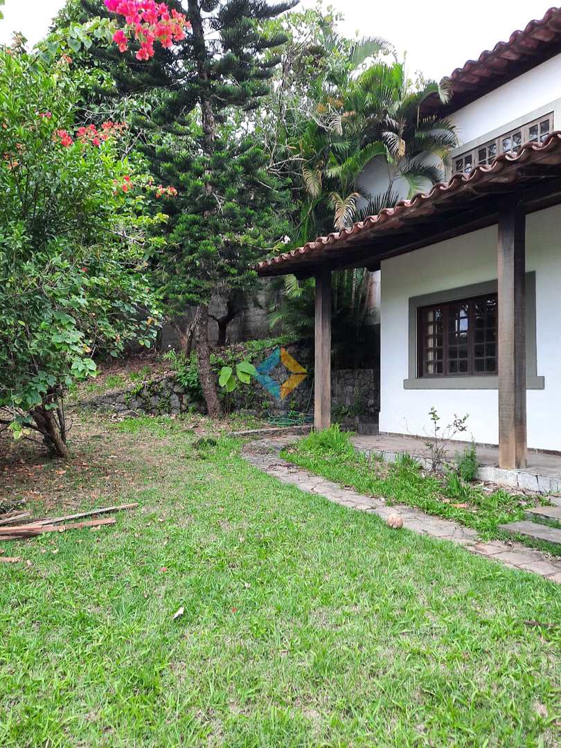 Casa de Condomínio à venda com 5 quartos, 438m² - Foto 2