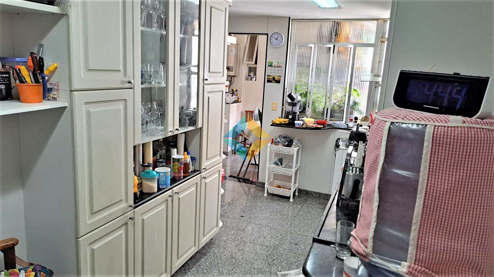 Apartamento à venda com 4 quartos, 140m² - Foto 2