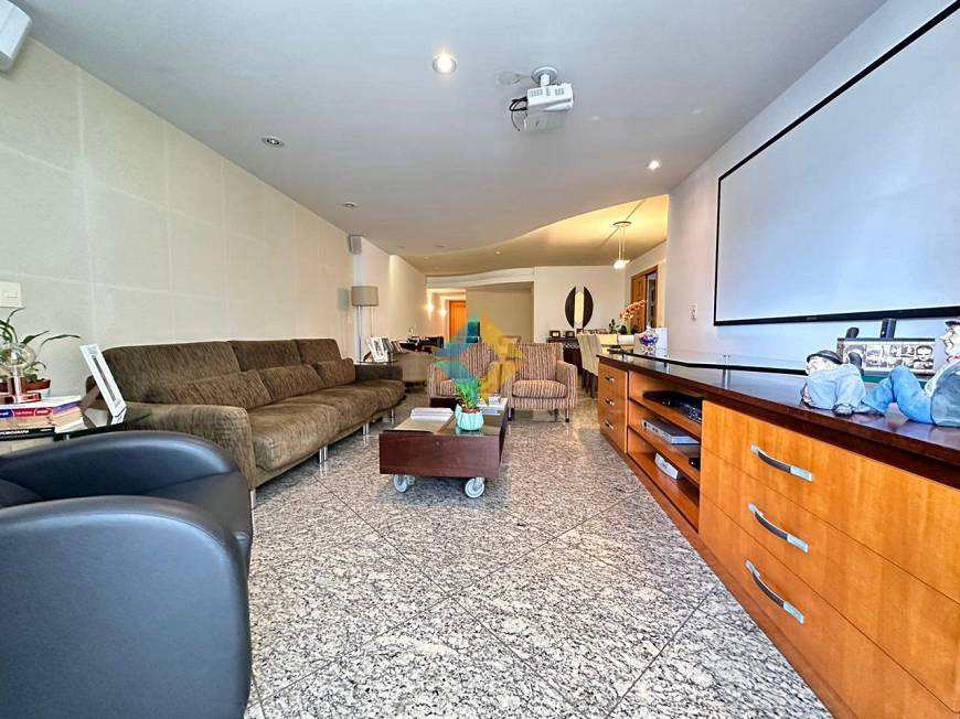 Apartamento à venda com 4 quartos, 191m² - Foto 4