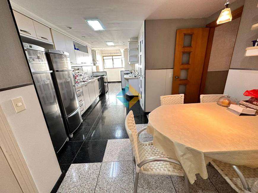 Apartamento à venda com 4 quartos, 191m² - Foto 27