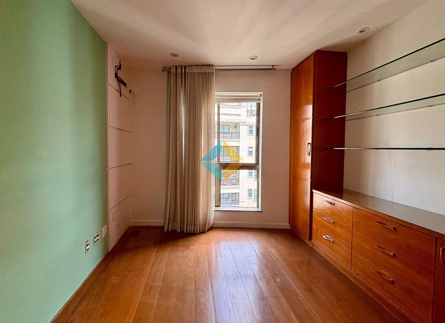 Apartamento à venda com 4 quartos, 150m² - Foto 26