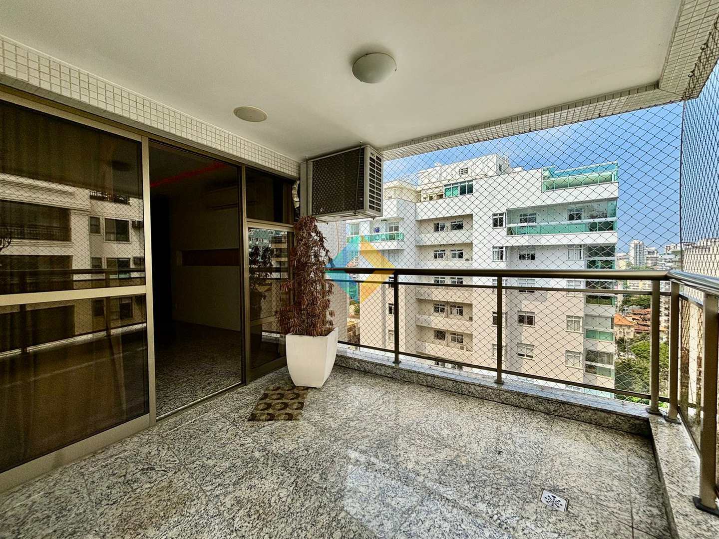 Apartamento à venda com 4 quartos, 150m² - Foto 15