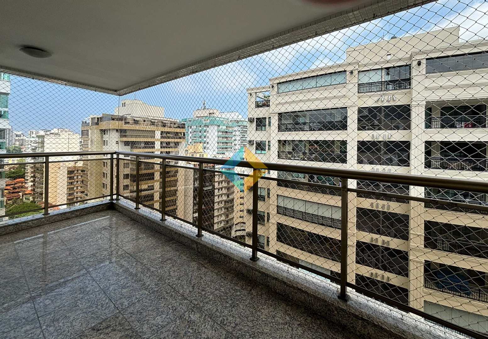 Apartamento à venda com 4 quartos, 150m² - Foto 14