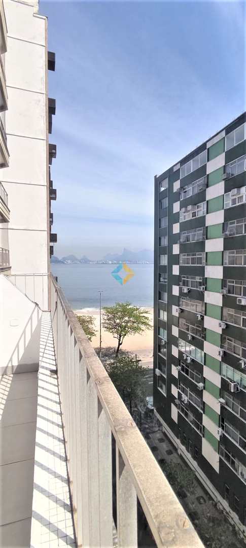 Apartamento à venda com 3 quartos, 140m² - Foto 1