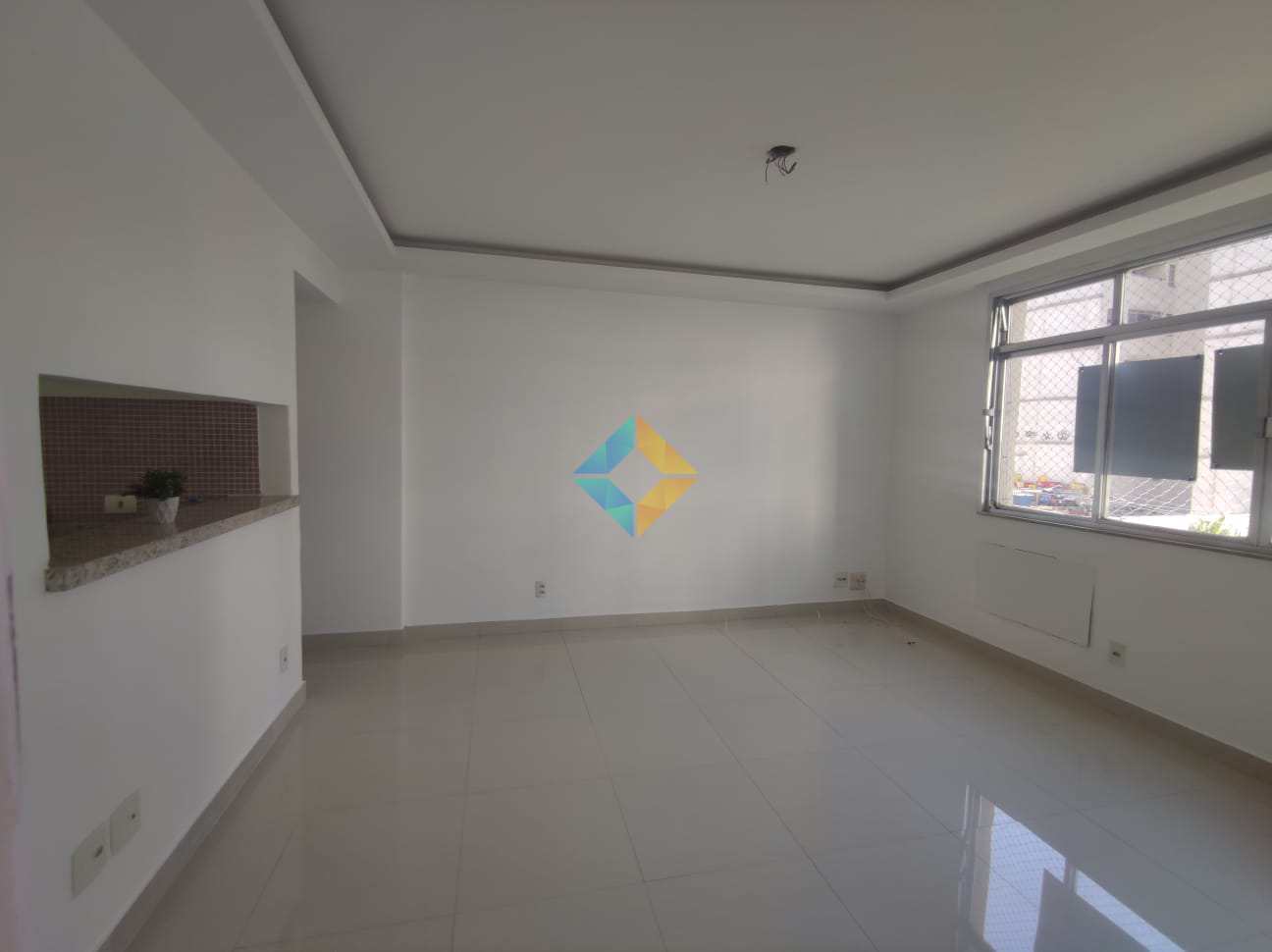 Apartamento à venda com 4 quartos, 110m² - Foto 2