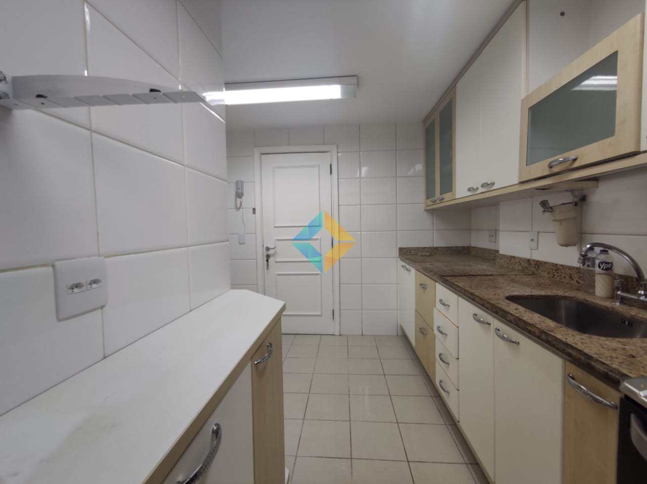 Apartamento para alugar com 3 quartos, 150m² - Foto 30