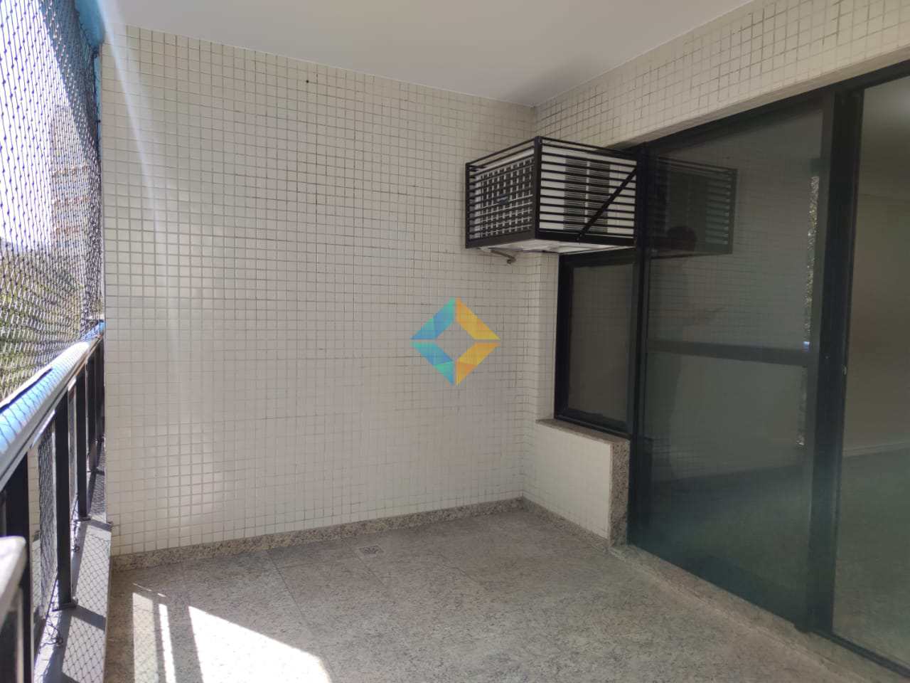 Apartamento para alugar com 3 quartos, 150m² - Foto 13