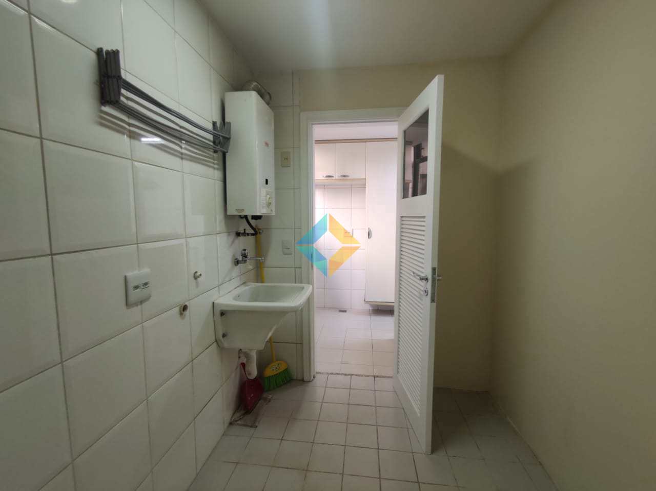 Apartamento para alugar com 3 quartos, 150m² - Foto 33