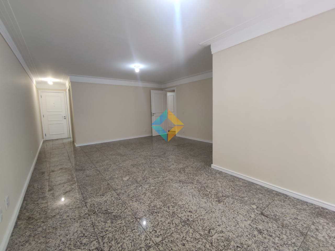 Apartamento para alugar com 3 quartos, 150m² - Foto 10