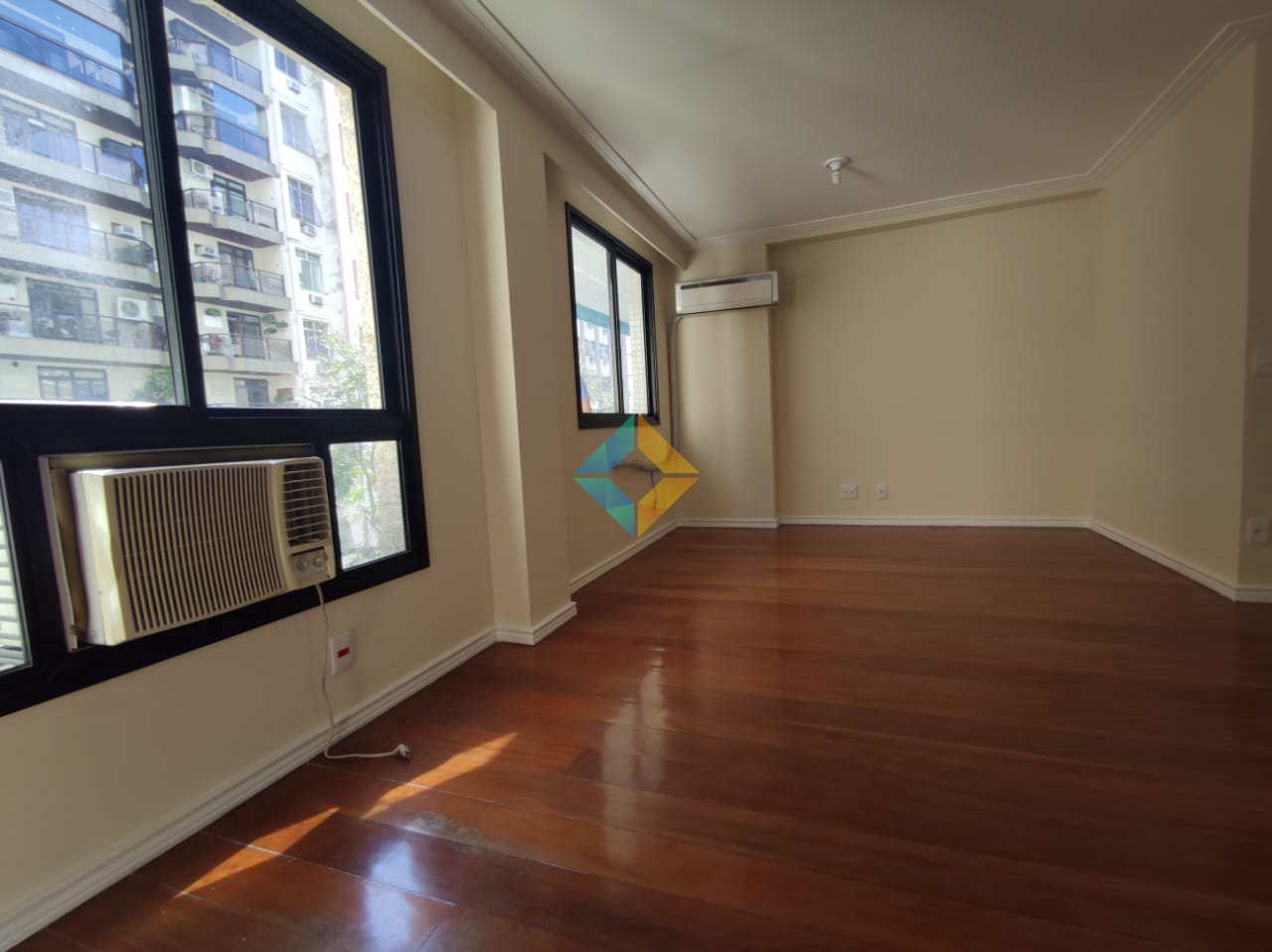 Apartamento para alugar com 3 quartos, 150m² - Foto 26