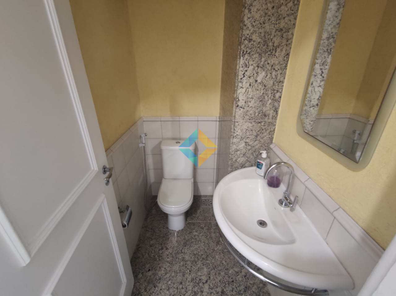 Apartamento para alugar com 3 quartos, 150m² - Foto 15