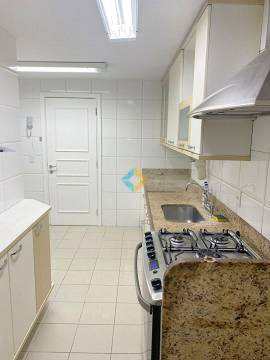 Apartamento para alugar com 3 quartos, 150m² - Foto 32