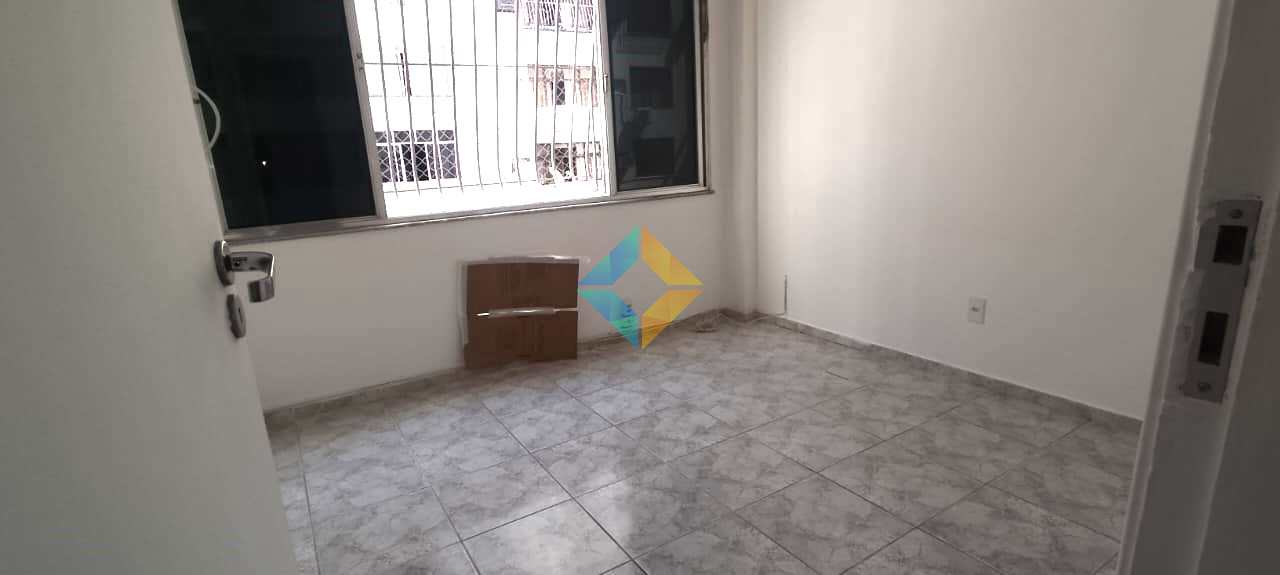 Apartamento à venda com 2 quartos, 78m² - Foto 2