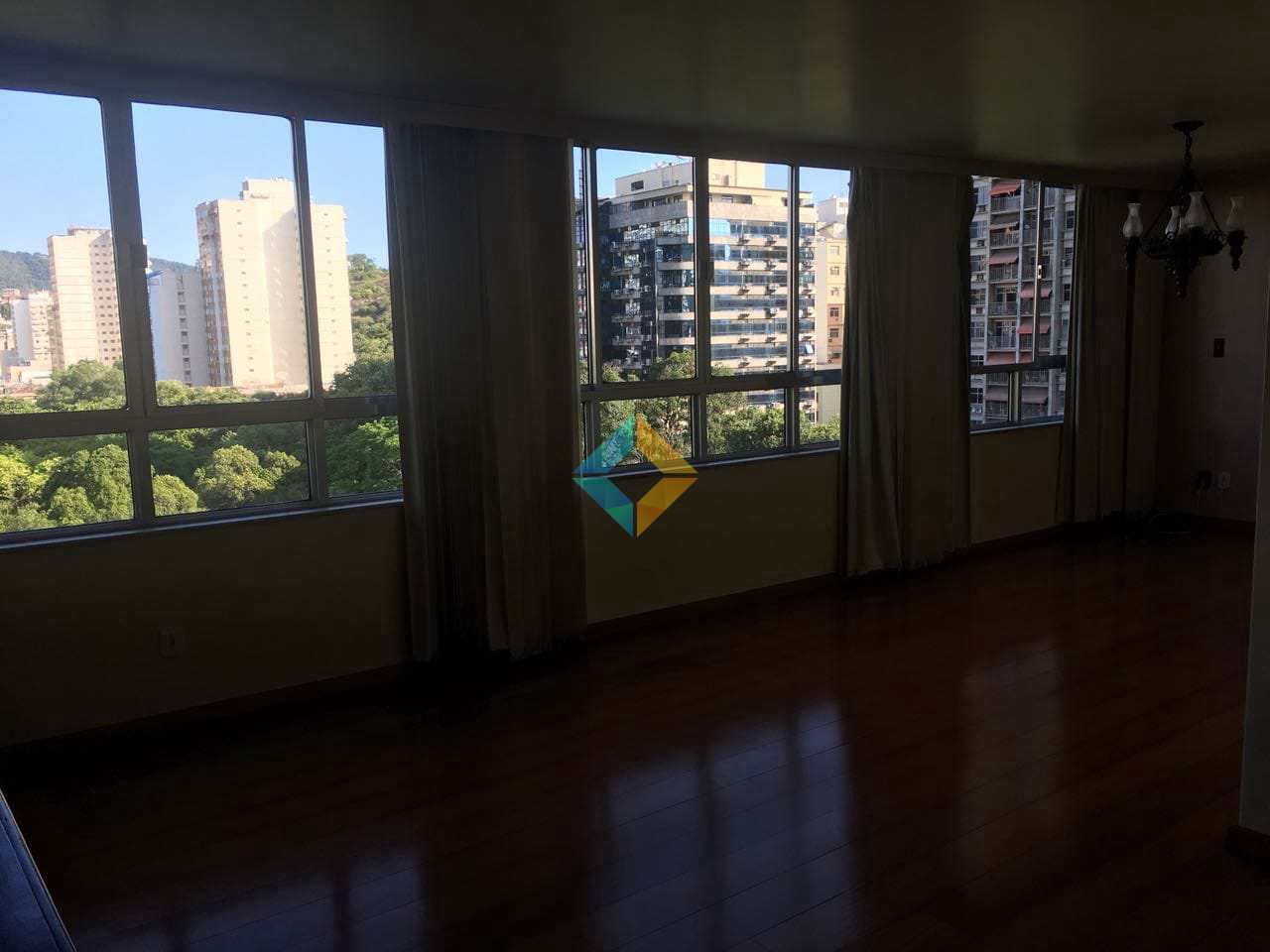 Apartamento à venda com 3 quartos, 146m² - Foto 4