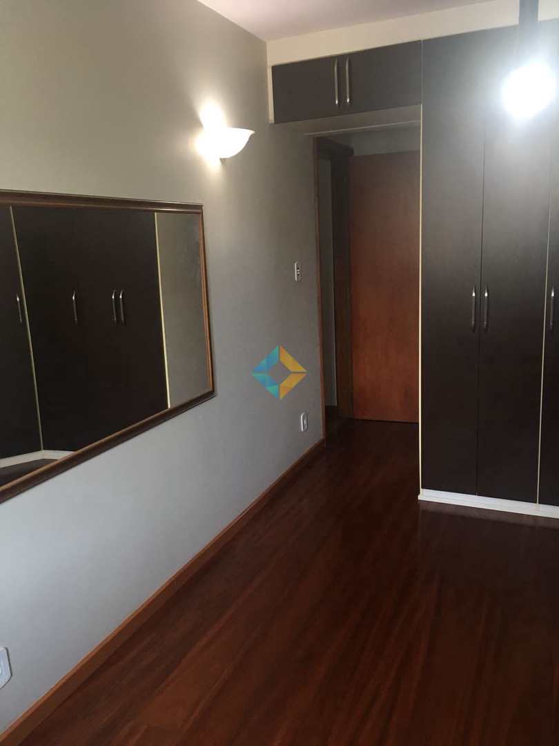 Apartamento à venda com 3 quartos, 146m² - Foto 10