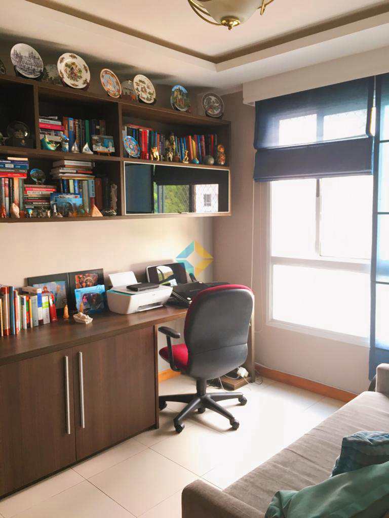 Apartamento à venda com 4 quartos, 150m² - Foto 9