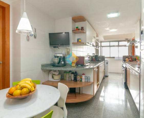 Apartamento à venda com 4 quartos, 190m² - Foto 7