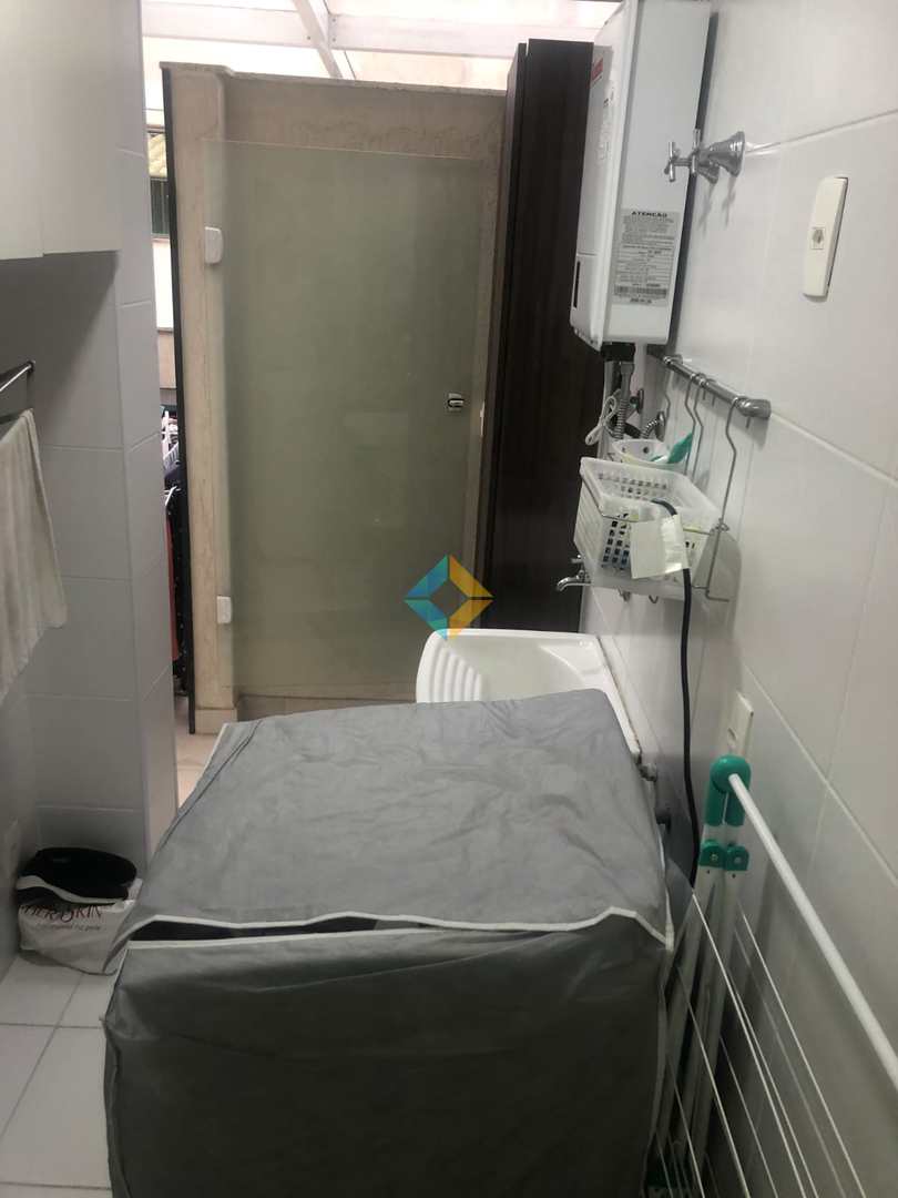 Apartamento à venda com 3 quartos, 140m² - Foto 19