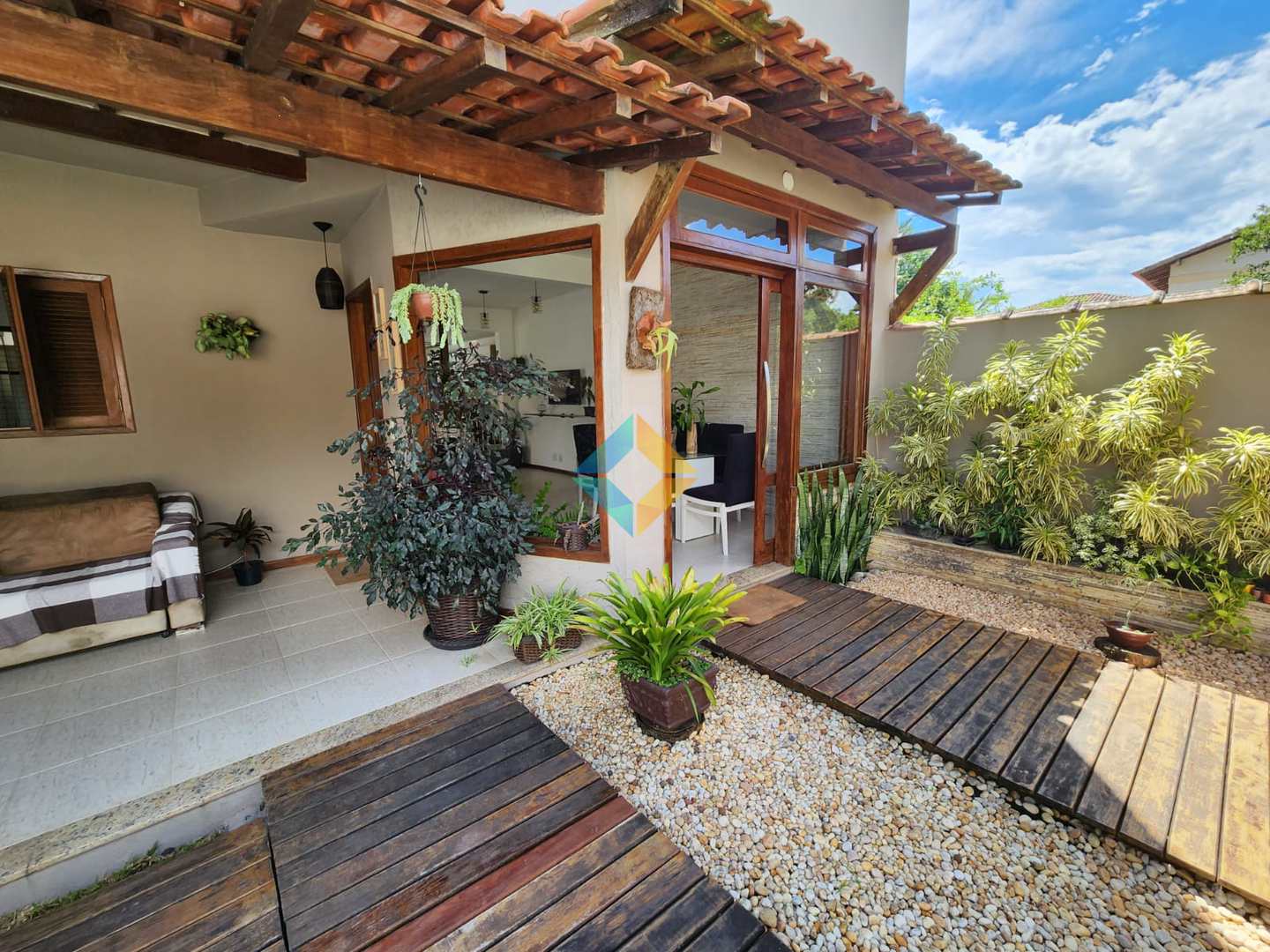 Casa à venda com 3 quartos, 200m² - Foto 4