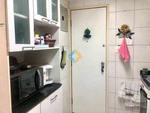 Apartamento à venda com 2 quartos, 70m² - Foto 23