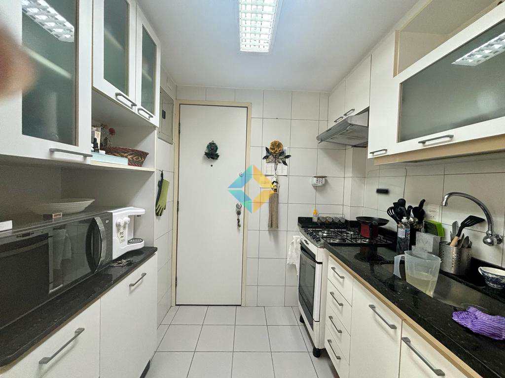 Apartamento à venda com 2 quartos, 70m² - Foto 21