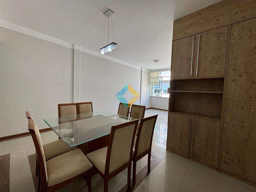 Apartamento à venda com 3 quartos, 130m² - Foto 2