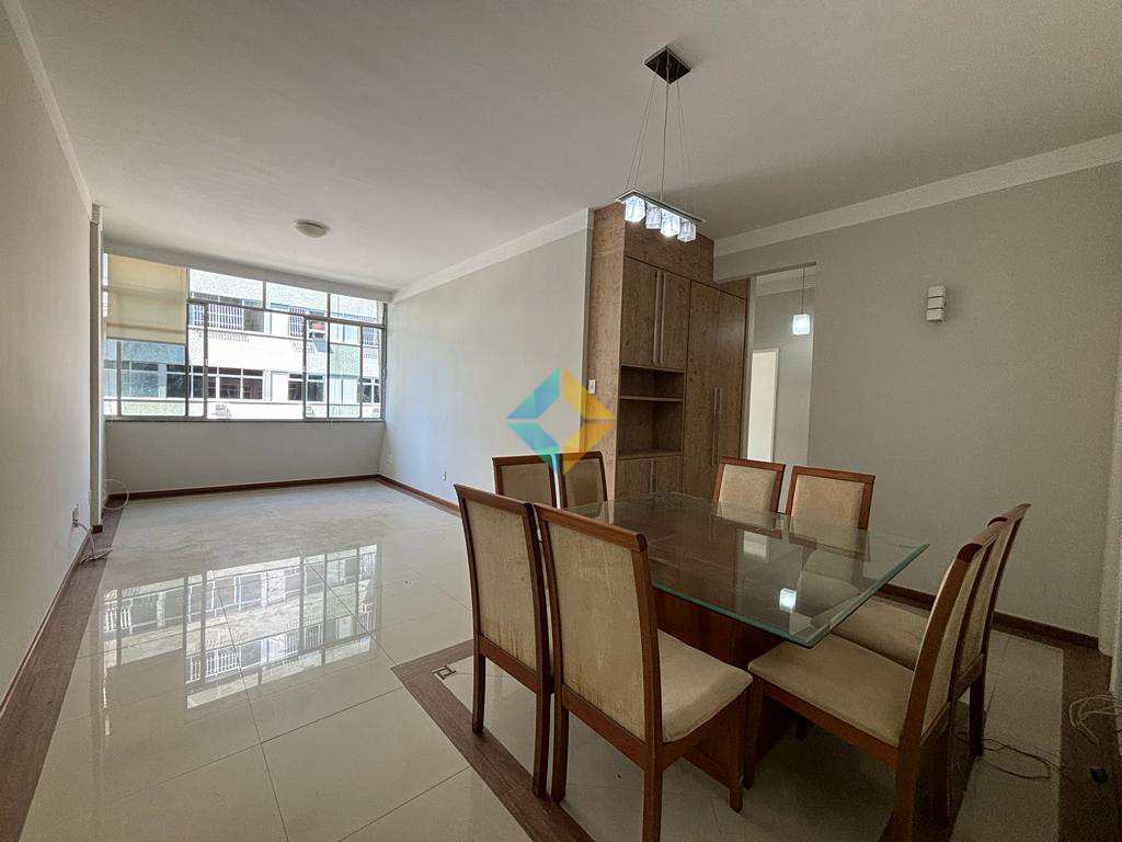 Apartamento à venda com 3 quartos, 130m² - Foto 1