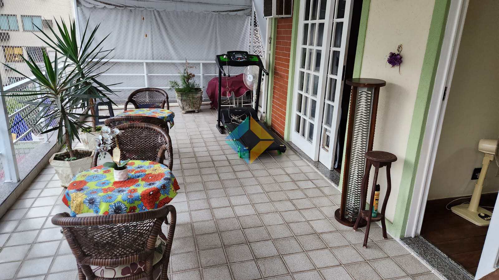 Casa à venda com 4 quartos, 200m² - Foto 32