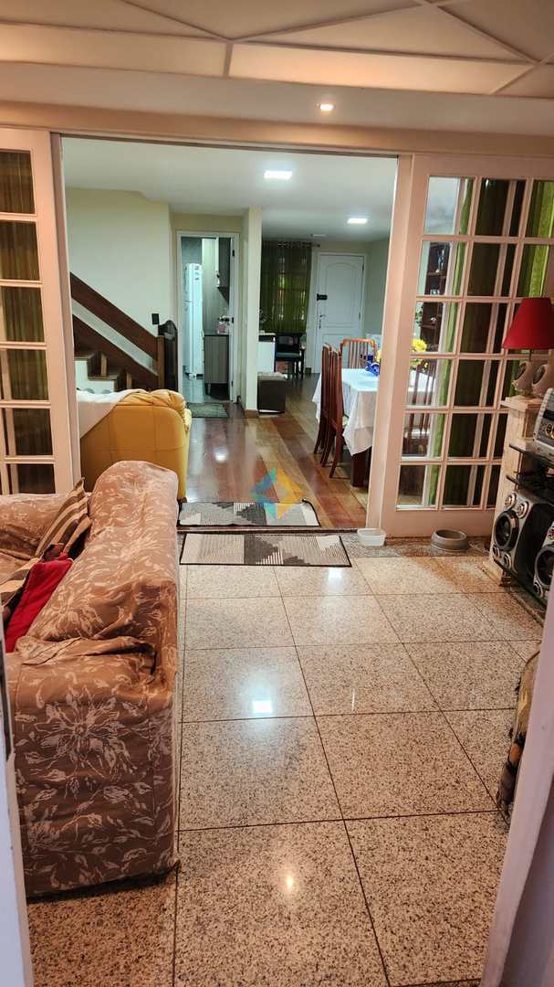 Casa à venda com 4 quartos, 200m² - Foto 9