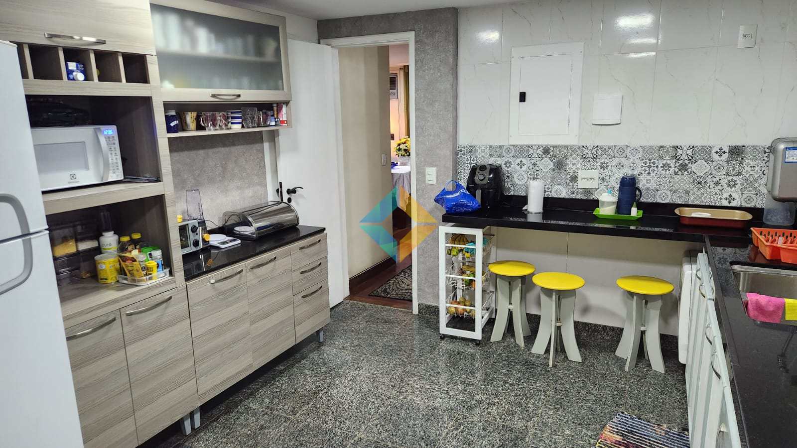 Casa à venda com 4 quartos, 200m² - Foto 28