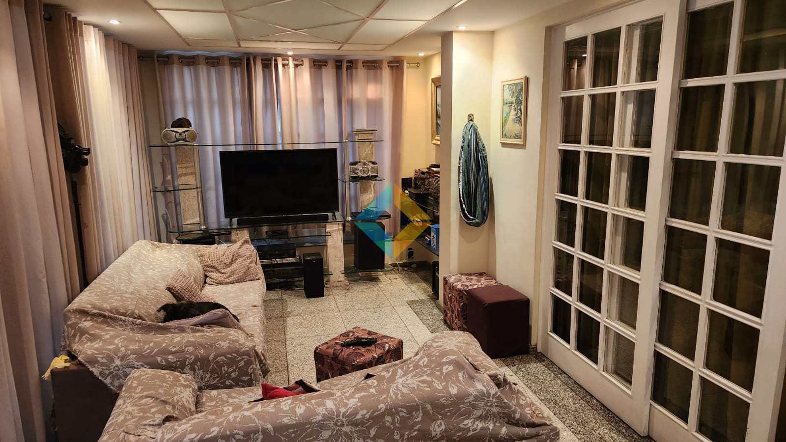 Casa à venda com 4 quartos, 200m² - Foto 8