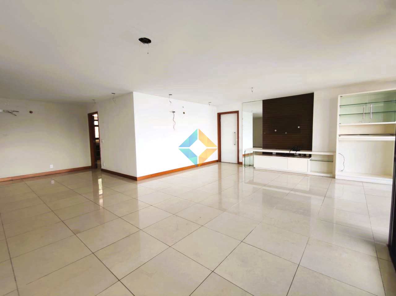 Apartamento à venda com 4 quartos, 340m² - Foto 9