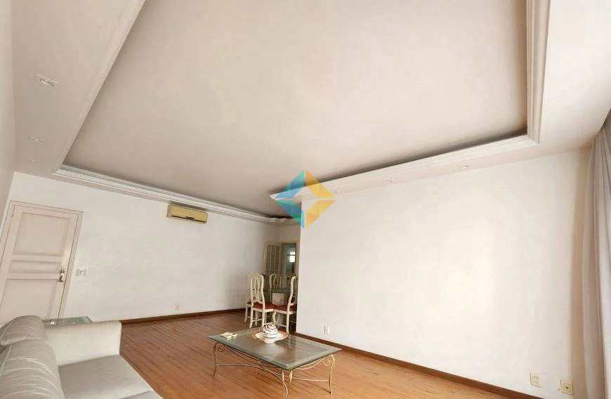 Apartamento à venda com 4 quartos, 155m² - Foto 2