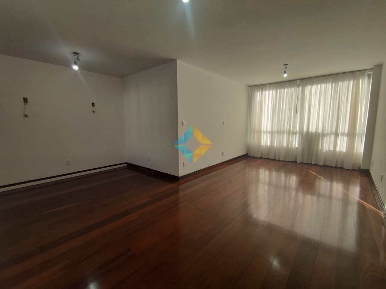 Apartamento à venda com 3 quartos, 140m² - Foto 12