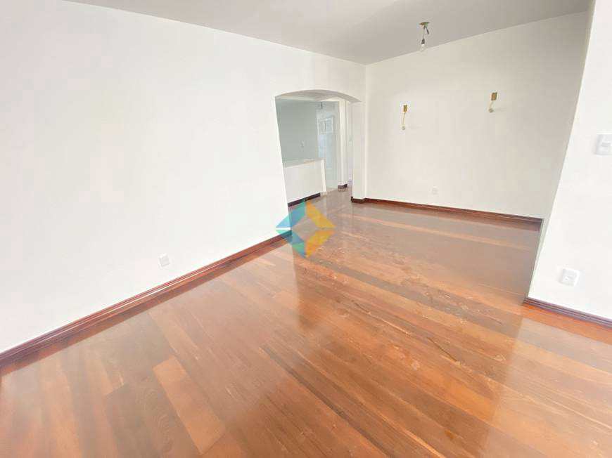 Apartamento à venda com 3 quartos, 140m² - Foto 6