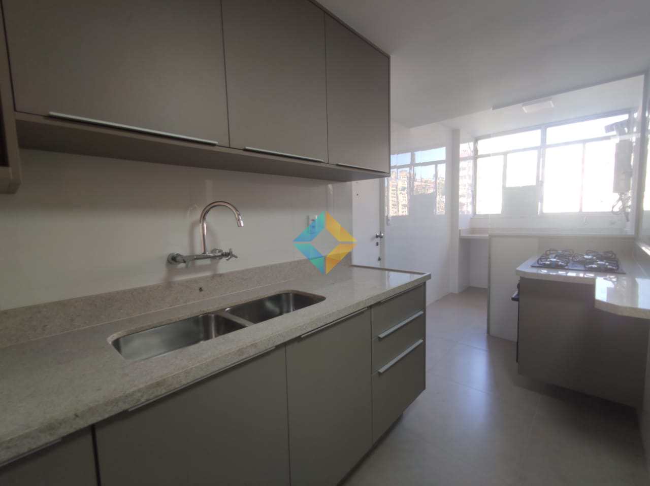 Apartamento à venda com 3 quartos, 140m² - Foto 20