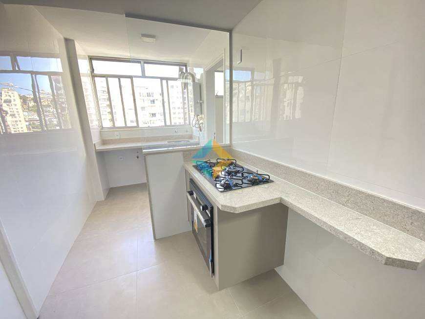 Apartamento à venda com 3 quartos, 140m² - Foto 26