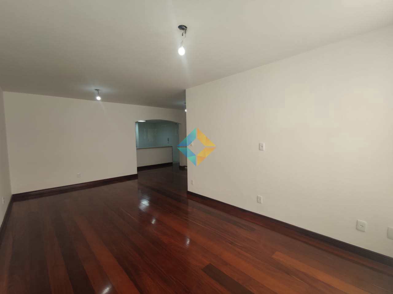 Apartamento à venda com 3 quartos, 140m² - Foto 5